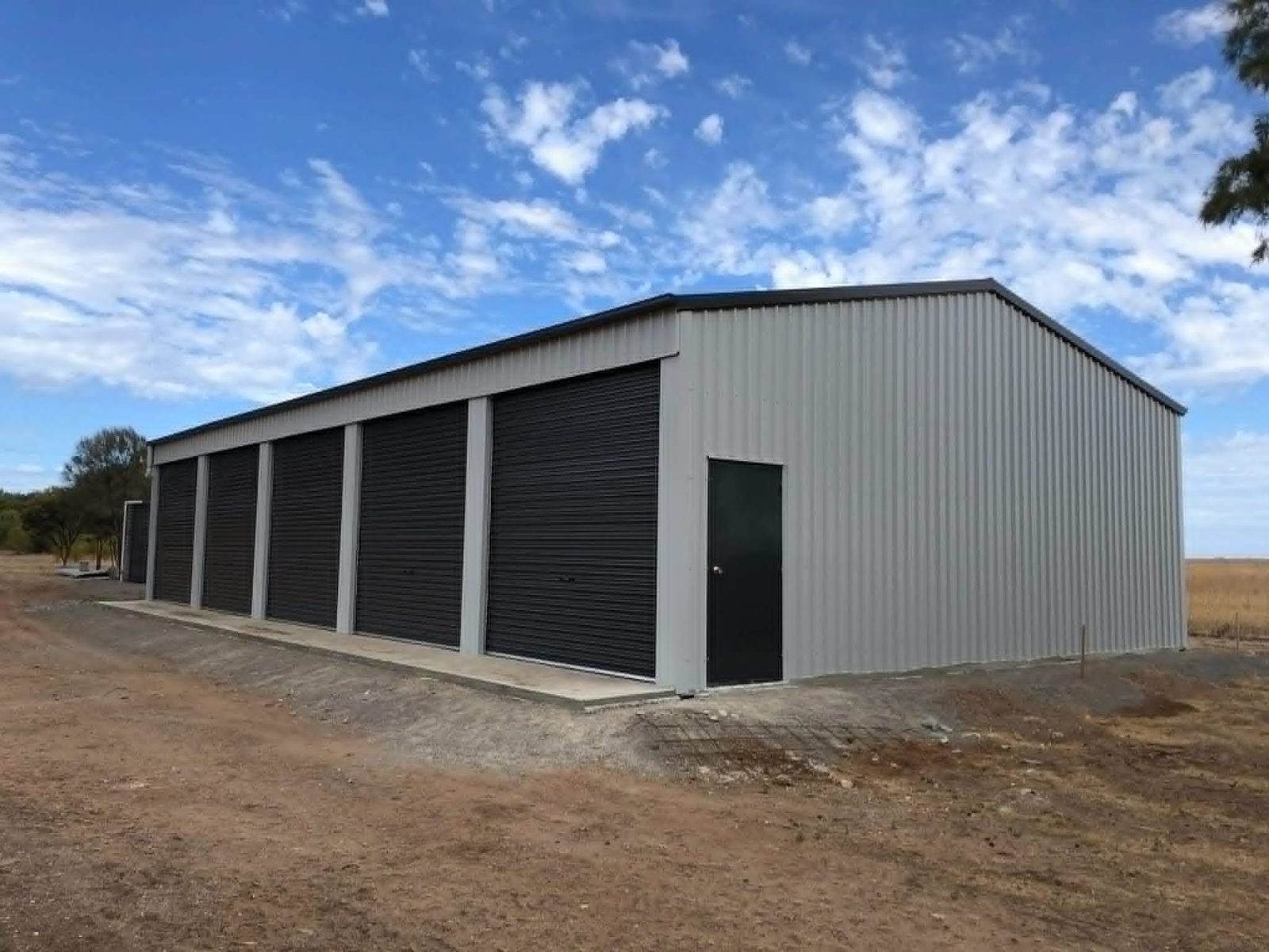 Rural machinery shed built on the York Peninsula by Trevarth Garages